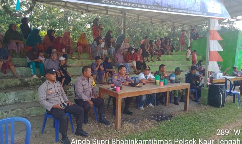 Cegah Keributan, Polsek Kaur Tengah Lakukan Pengamanan Turnament Bola Kaki di Desa Lubuk Gung