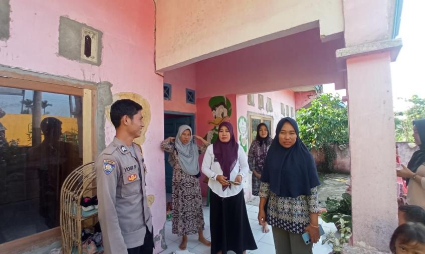 Bhabinkamtibmas Polsek Manna Berikan Penyuluhan Antisipasi Tindak Pidana Kekerasan Anak dan Perempuan 