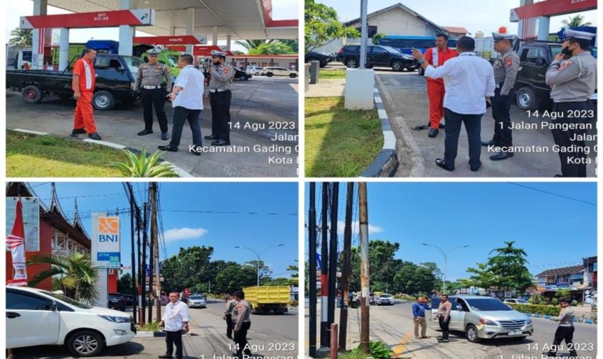 Pastikan Antrian Berjalan Tertib, Sat Lantas Polresta Bengkulu Lakukan Patroli di SPBU Km 6,5 