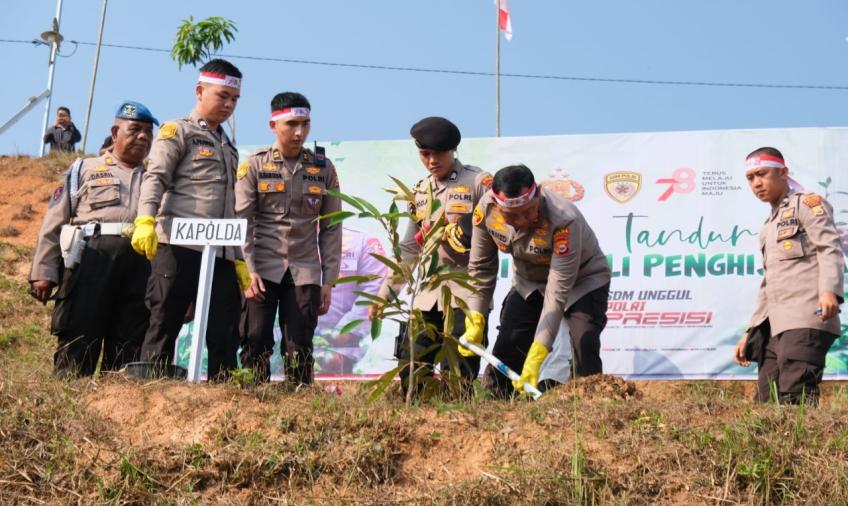 Serentak Seluruh Indonesia, Polda Bengkulu dan Polres Jajaran Tanam 400 Ribu Pohon
