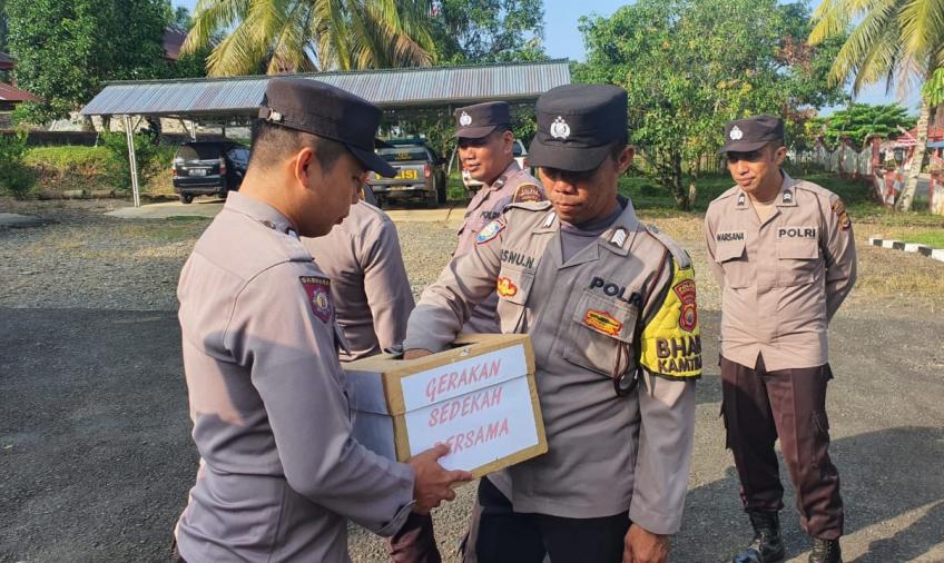 Polsek Giri Mulya Lakukan Kegiatan Sedekah Untuk Membantu Sesama