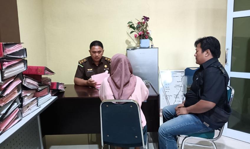 Sat Reskrim Polres BS, Serahkan Tersangka Penjual Samcodin Ke JPU 