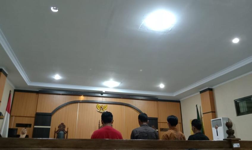 Sidang Tipiring, Terdakwa Pencuri Tandan Buah Kelapa Sawit di Hukum 5 Tahun Penjara 