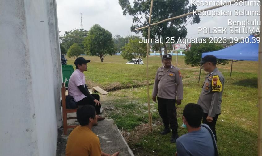 Tampung Aspirasi dan Keluhan Masyarakat, Polsek Seluma Gelar Jumat Curhat di Kelurahan Pasar Tais