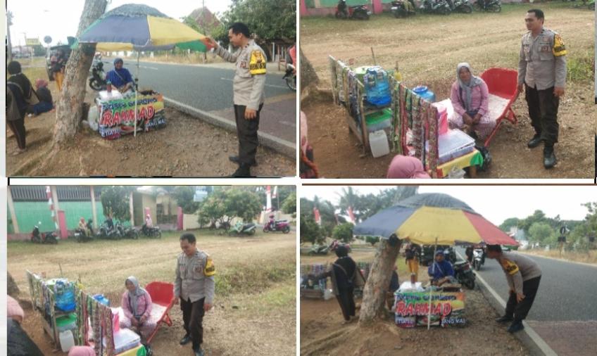 Sambangi Pedagang Kaki Lima, Bhabinkamtibmas Sampaikan Imbauan Kamtibmas 