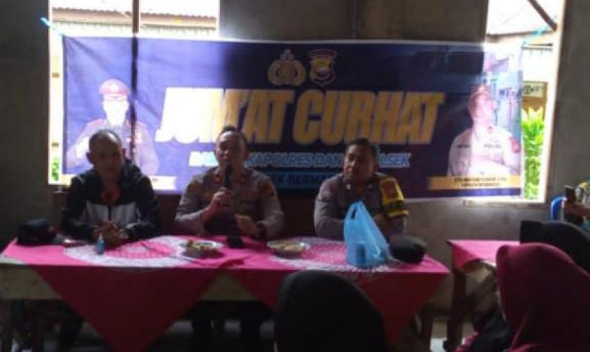 Jumat Curhat, Kapolsek Bermani Ulu Hadir Ditengah Warga Desa Tebat Tenong Luar