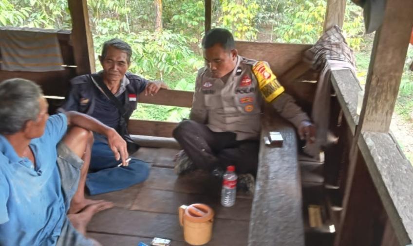 Sambangi Warga Binaan, Bhabinkamtibmas Seginim Sampaikan Imbauan Kamtibmas