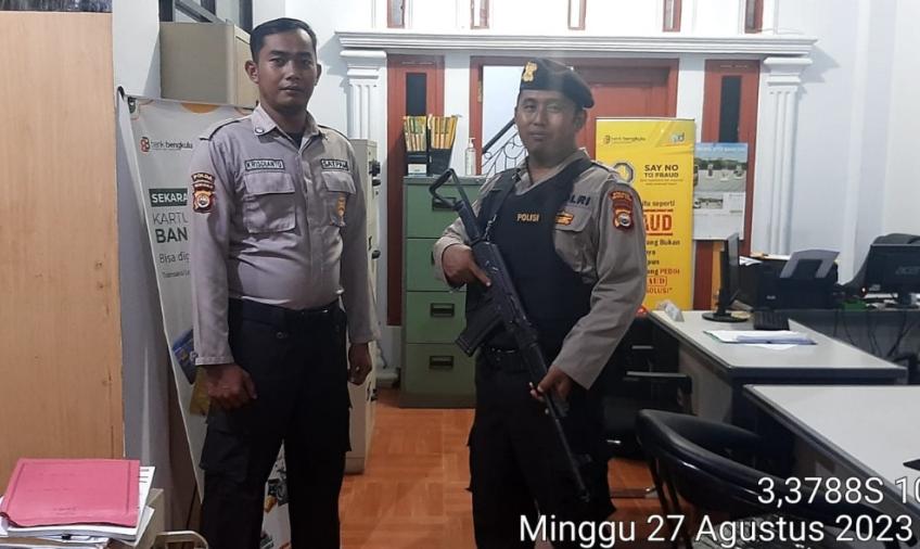 Personel Polsek Padang Jaya Laksanakan Pengamanan Objek Vital 