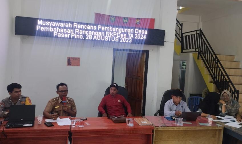 Bhabinkamtibmas Polsek Pino Raya Hadiri Musyawarah Perencanaan Pembangunan Tahun 2024 dan Pembentukan Tim Penyusunan RKPDes
