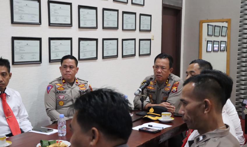 Dukung Kemerdekaan Pers, Kapolres Lebong dan Para Kasat Ikuti Zoom Meeting Sosialisasi MoU Dewan Pers dan Polri 