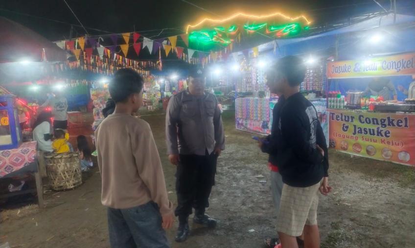 Patroli Malam, Polsek Giri Mulya Beri Imbauan Kepada Pengunjung Pasar Malam