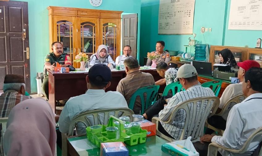 Kanit Binmas dan Bhabinkamtibmas Polsek Kota Manna Hadiri Sosialisasi Pencegahan Stunting