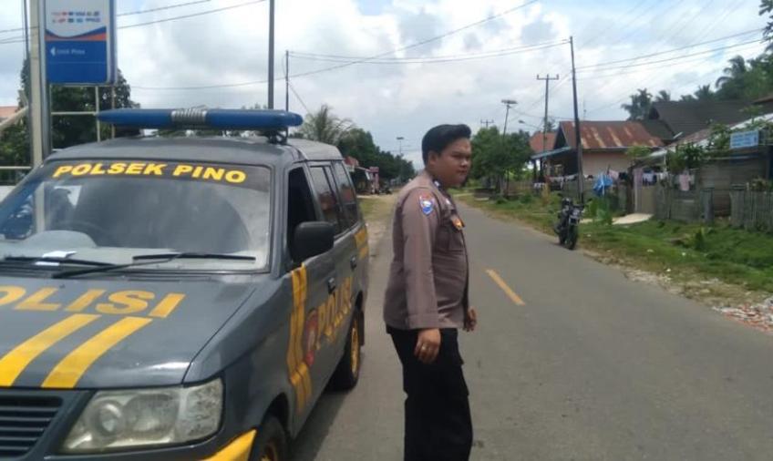 Patroli, Polsek Pino Lakukan Pemantauan Kegiatan Masyarakat dan Sampaikan Imbauan Kamtibmas 