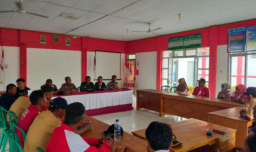 Jalin Kebersamaan, Bhabinkamtibmas Polsek Ketahun Hadiri Musyawarah Ranting Gerakan Pramuka