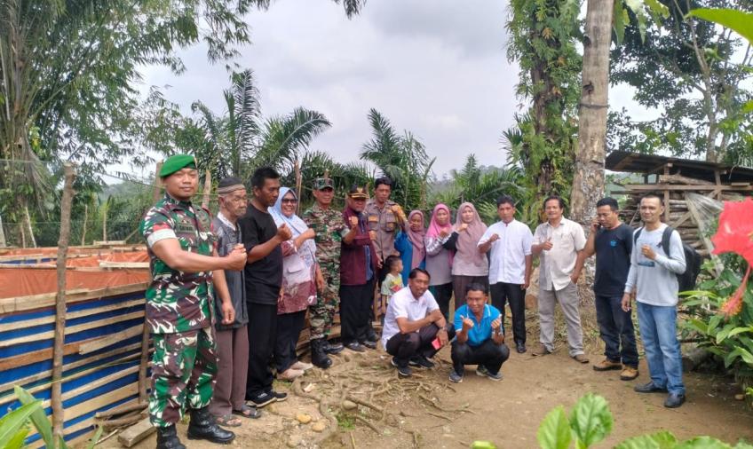 Laksanakan Monitoring dan Evaluasi, Bhabinkamtibmas Polsek Lais Cek Realisasi Pembangunan 