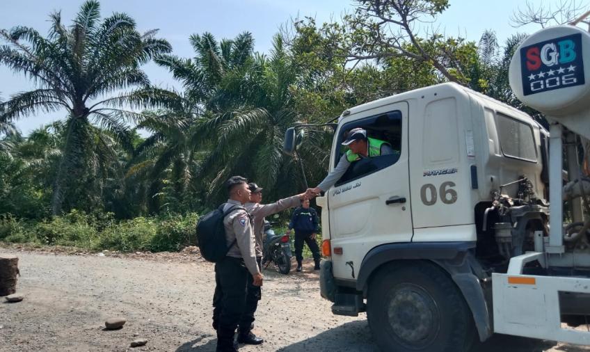 Paska Sapu Bersih Pungli, Polsek Batik Nau Patroli ke Jalur Pesisir 