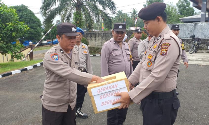 Jadikan Ladang Ibadah Polsek Giri Mulya Lakukan Gerakan Sedekah Bersama