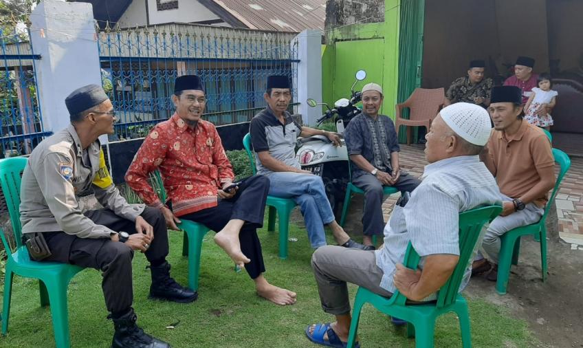 Sambang Duka, Bhabinkamtibmas Datangi Rumah Warga Meninggal Dunia