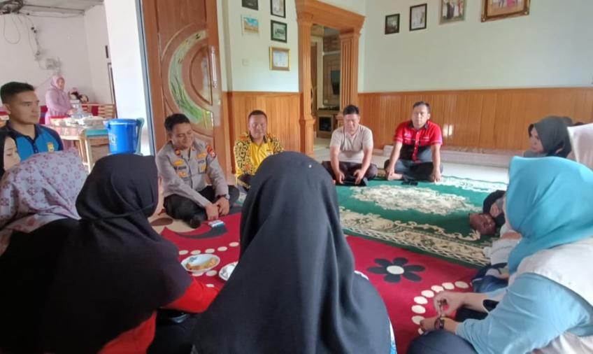 Polsek Lebong Atas Gelar Jumat Curhat di Desa Tabeak Blau 2