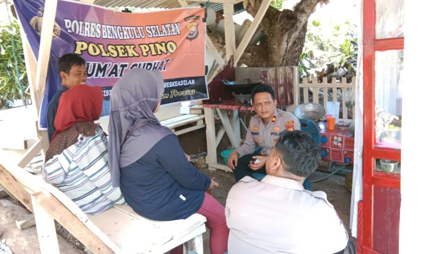 Dengar Curhatan Warganya, Kapolsek Pino Turun ke desa Wilayah Hukumnya 