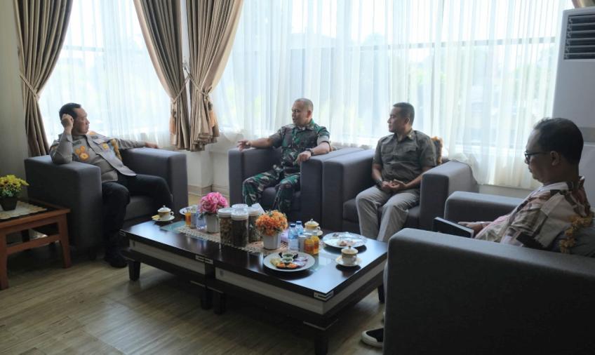 Sinergitas TNI/Polri, Kapolda Bengkulu Sambut Kunjungan Danrem 041/Gamas