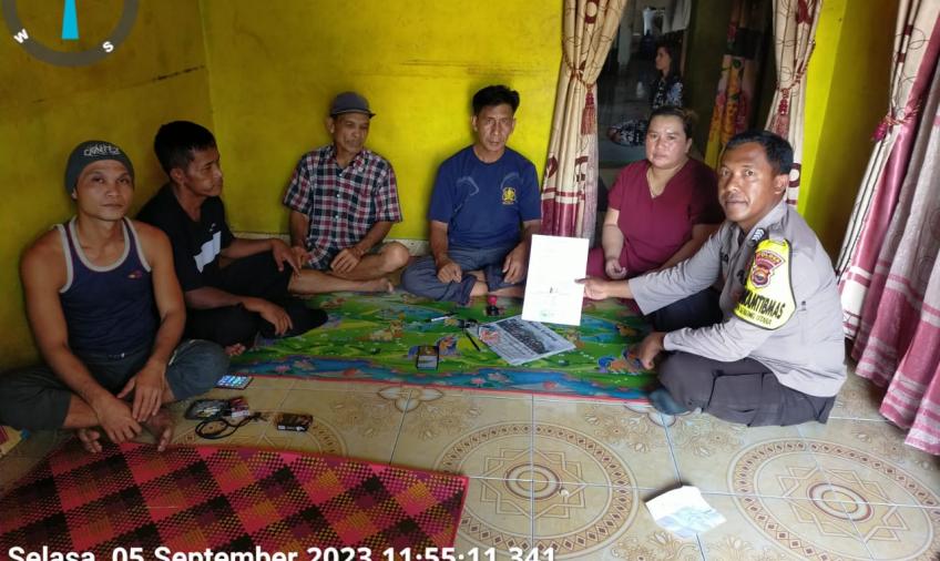 Bhabinkamtibmas Polsek Lebong Utara Mediasi Permasalahan Antar Warga Desa Sukau Mergo