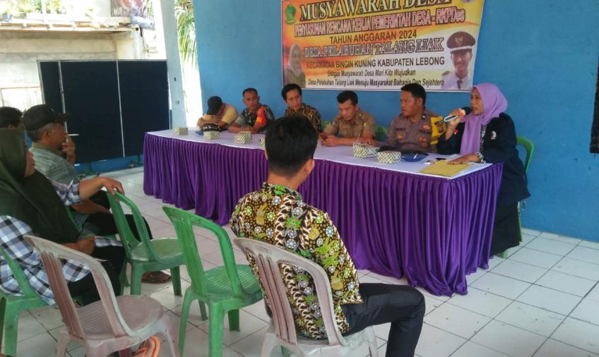 Dukung Program Desa, Bhabinkamtibmas Hadiri Musdes dan Rembuk Stunting