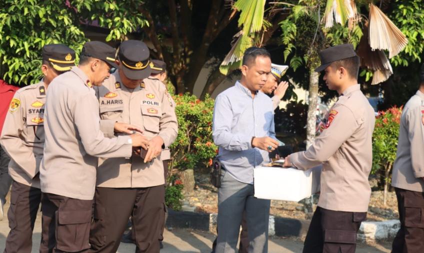 Konsisten, Polres Bengkulu Selatan Lakukan Gerakan Sosial Senin Berbagi 