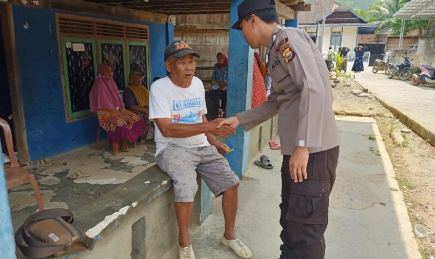 Jaga Sitkamtibmas Kondusif, Bhabinkamtibmas Polsek Muara Sahung Gelar Patroli 