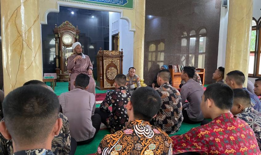 Tingkatkan Karakter Personel Jadi Lebih Humanis, Polres Kaur Gelar Binrohtal 