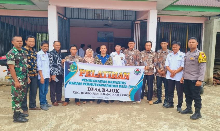 Sambang, Babinkamtibmas Polsek Rimbo Pengadang Sosialisasikan Aplikasi Polri Super App