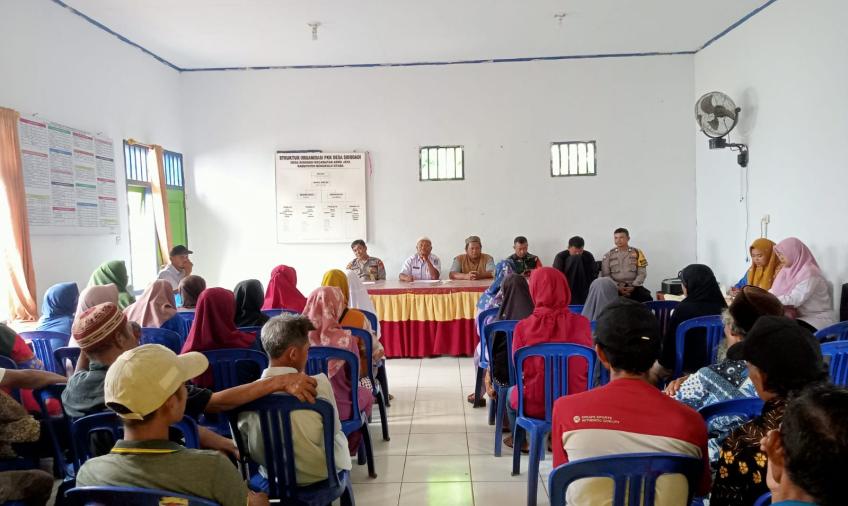 Bhabinkamtibmas Dan Polisi RW Berikan Penyuluhan Kepada Warga