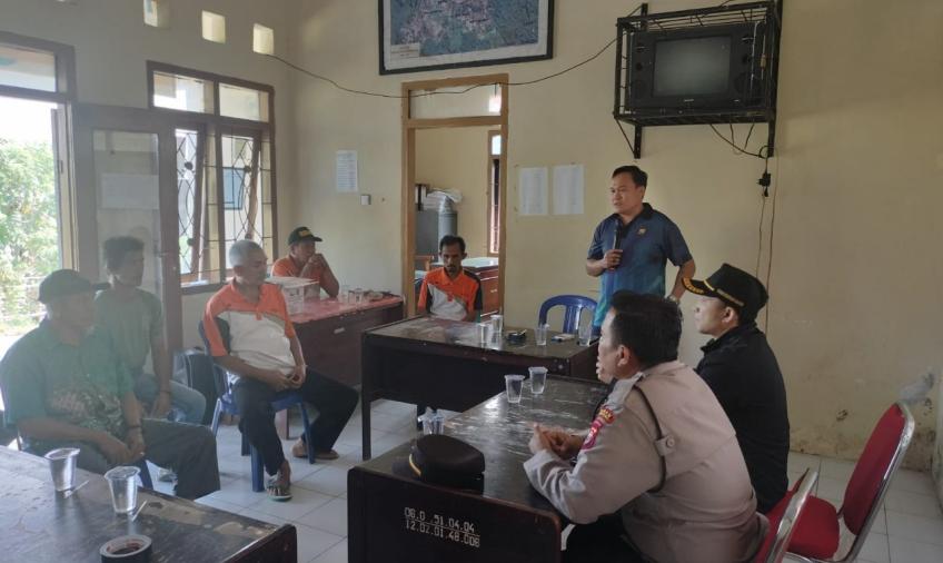 Jumat Curhat Dikantor Lurah, Polsek Tebat Karai Sosialisasi Tertib Lantas