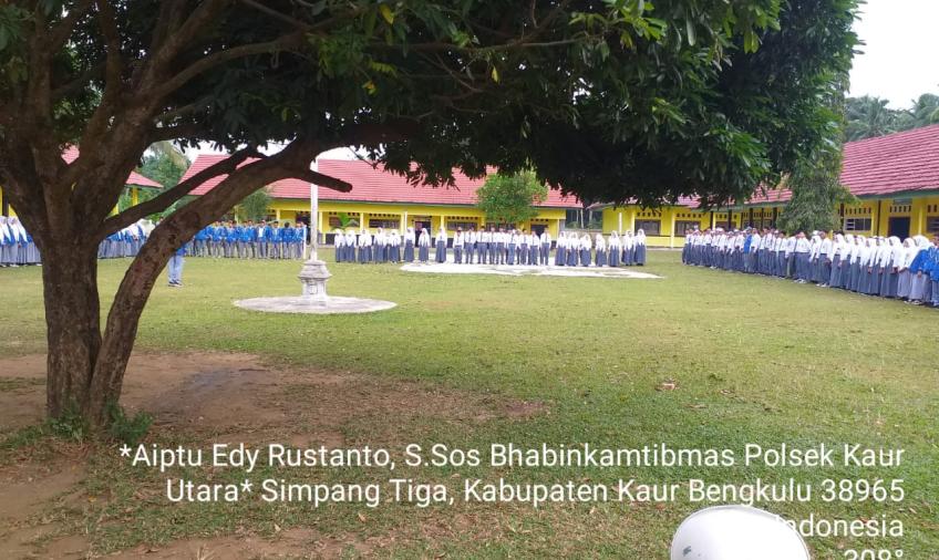 Jaga Harkamtibmas yang Kondusif, Bhabinkamtibmas Polsek Kaur Utara Sambangi SMKN 03 Kaur 