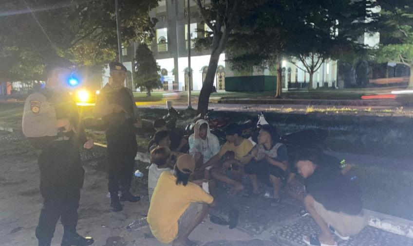 Dekatkan Diri dengan Masyarakat, Sat Samapta Polres Kaur Sambang Dialogis Sampaiakan Imbauan Kamtibmas 