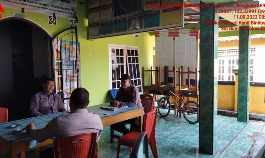 Sat Binmas Polres Kaur Sambang dan Kunjungan kepada Kades Desa Pahlawan Ratu