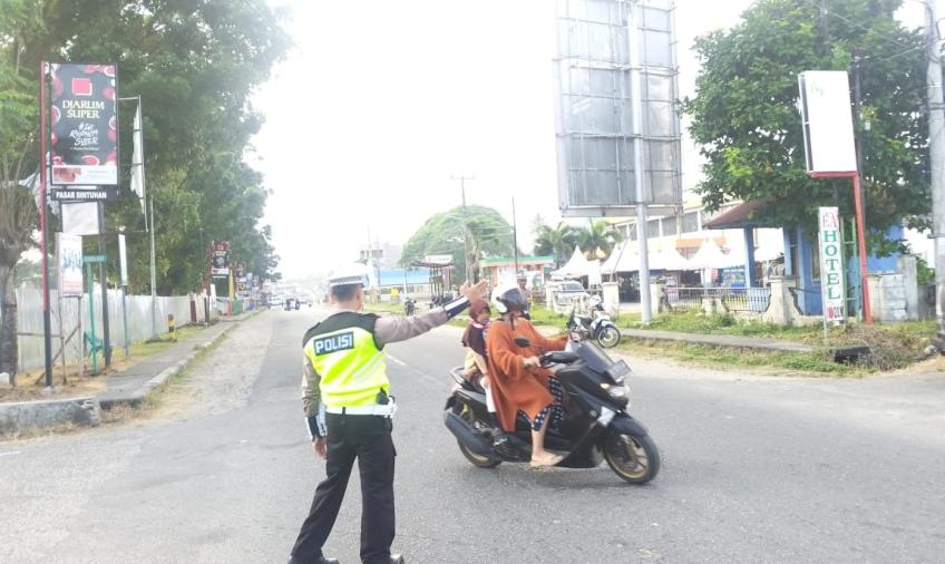 Tempatkan Personel di Persimpangan, Polres Kaur Gelar Pengaturan Lalu Lintas