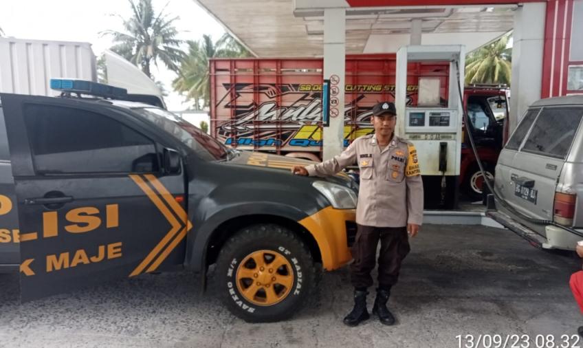 Polsek Maje Berikan Pengamanan dan Pengawasan Penyaluran BBM di SPBU Numan Jaya