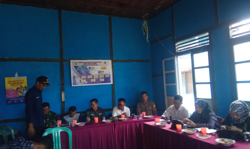 Sinergi Membangun Desa, Bhabinkamtibmas Polsek Lebong Utara Hadiri Musdessus dan Anev Jalan Usaha Tani