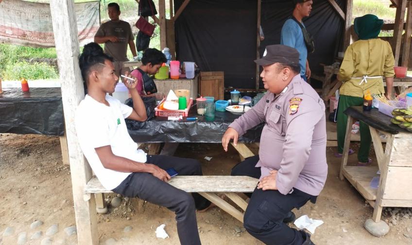 Antisipasi Gangguan Kamtibmas Polsek Giri Mulya Sambangi Pasar Desa Giri Mulya