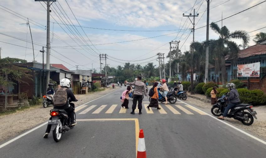 Polres Beteng Gelar Strong Point Pagi di Persimpangan dan dan Sekolah
