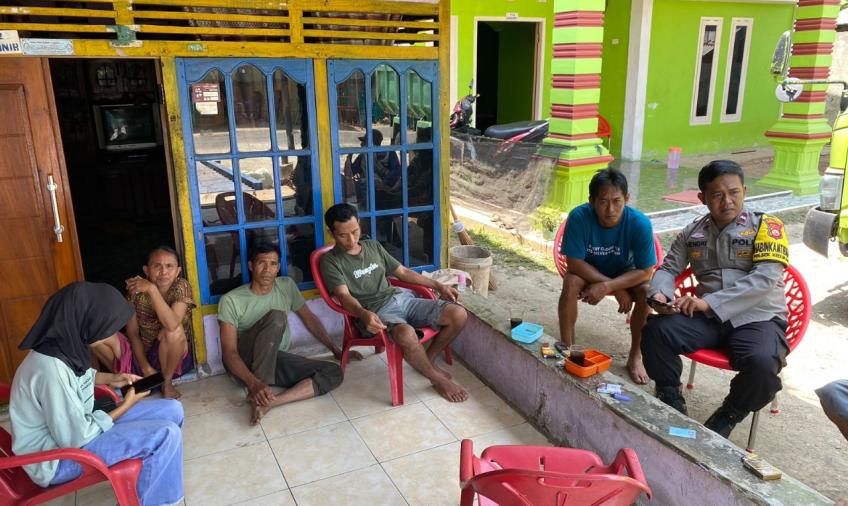 Sambang Dialogis, Bhabinkamtibmas Berikan Penyuluhan dan Pesan Kamtibmas  