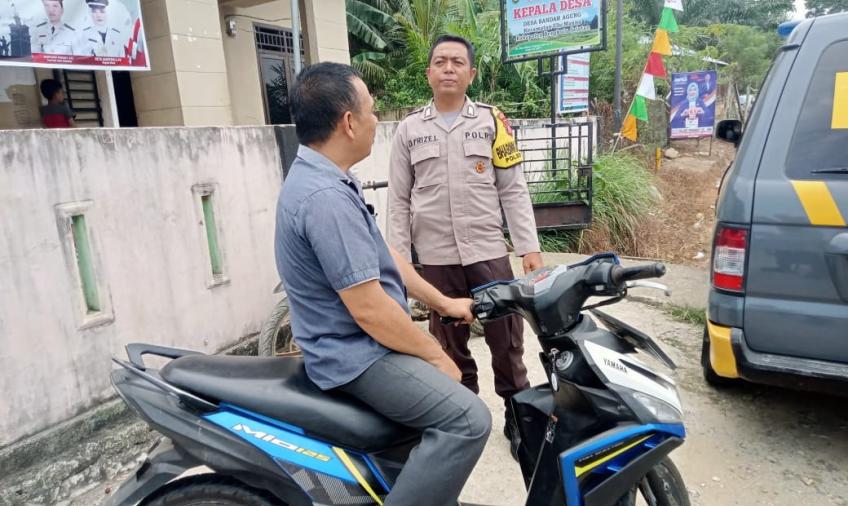 Personel Polsek Pino Bersama Bhabinkamtibmas Laksanakan Sambang Dialogis