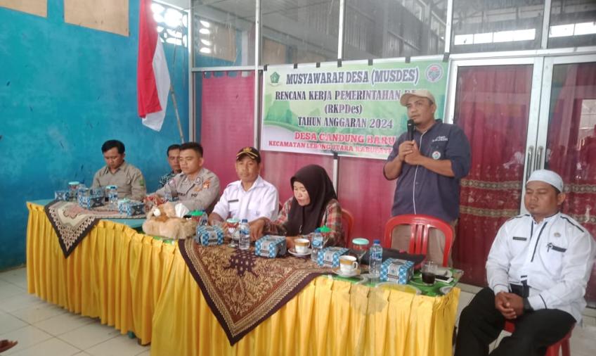 Sambang, Bhabinkamtibmas Polsek Lebong Utara Hadiri Musdes di Desa Gandung Baru