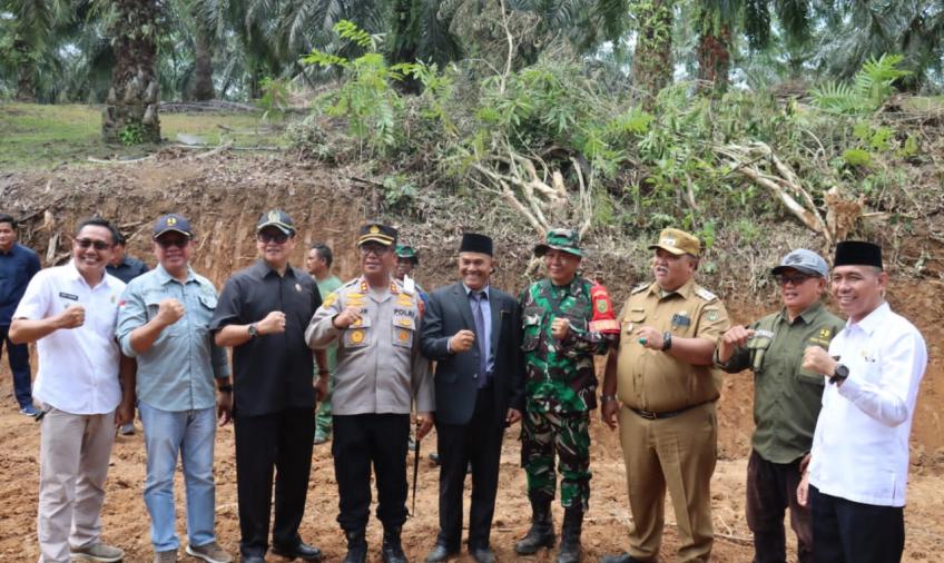 Kapolres Bengkulu Selatan Hadiri Pembukaan TMMD