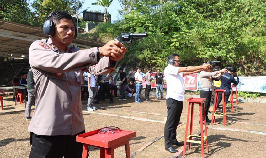 Tingkatkan Kemampuan Personel, Polres Lebong Gelar Latihan Menembak
