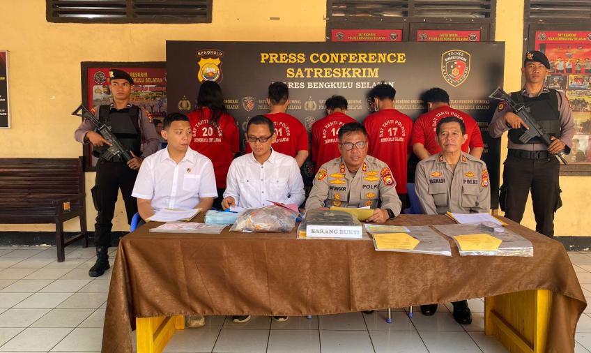 Setahun DPO Curanmor, Warga Kedurang Ilir Diringkus Polisi di Pantai Pasar Bawah