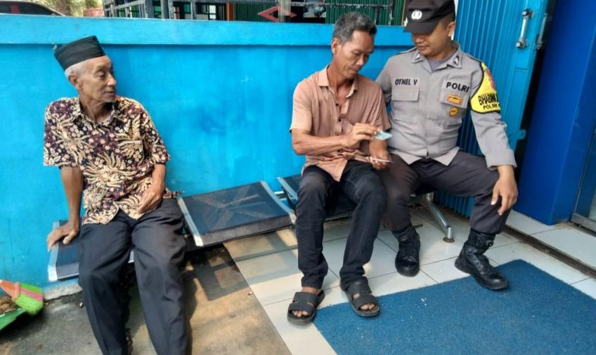 Bhabinkamtibmas Polsek Pino Raya Sosialisasi Aplikasi Super APP Polri 