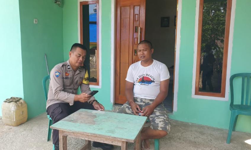 Cari Pengguna Android, Bhabinkamtibmas Polsek Manna Sosialisasikan Aplikasi Super APP Polri 