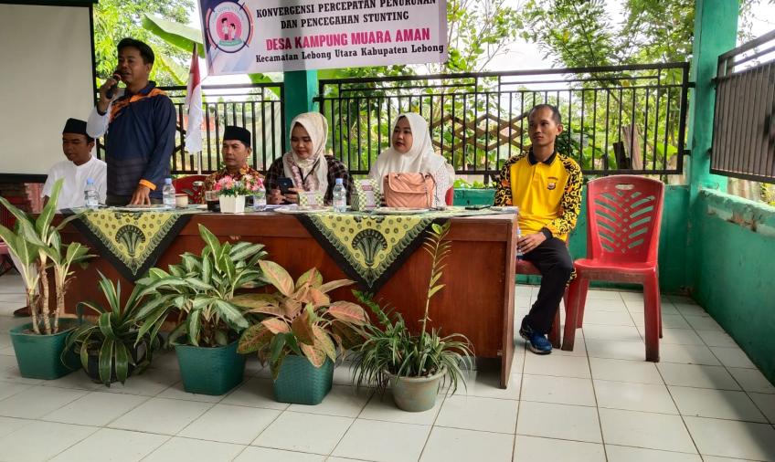 Bhabinkamtibmas Polsek Lebong Utara Hadiri Rembuk Stunting di Desa Kampung Muara Aman